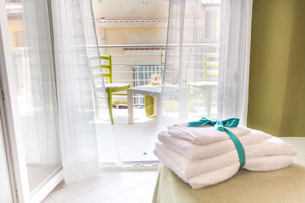 Stanze Del Mare Bed & Breakfast Balestrate ห้อง รูปภาพ