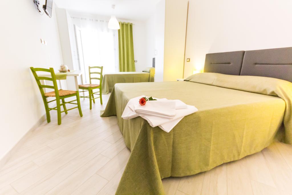 Stanze Del Mare Bed & Breakfast Balestrate ห้อง รูปภาพ