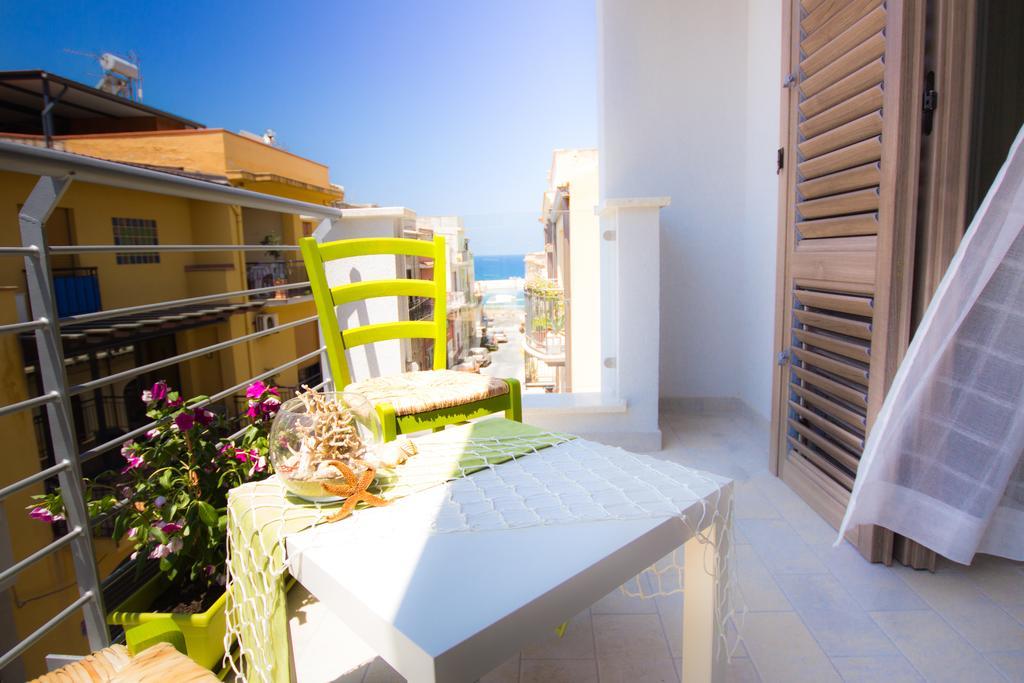 Stanze Del Mare Bed & Breakfast Balestrate ห้อง รูปภาพ