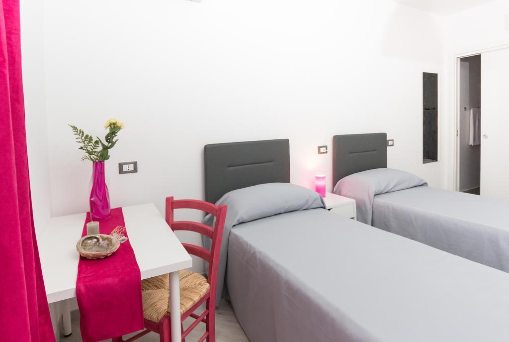 Stanze Del Mare Bed & Breakfast Balestrate ห้อง รูปภาพ