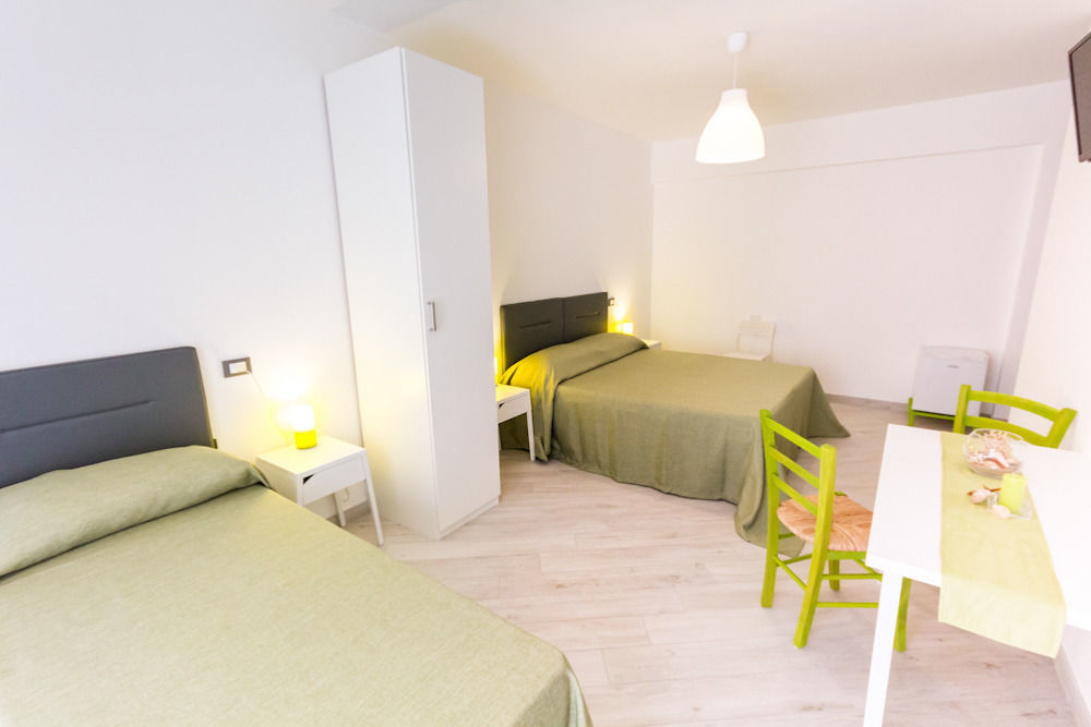 Stanze Del Mare Bed & Breakfast Balestrate ภายนอก รูปภาพ